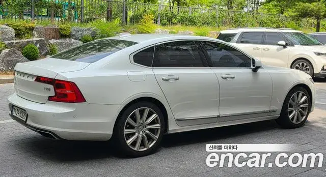 Volvo S90 2018 — Şəkil 12/14