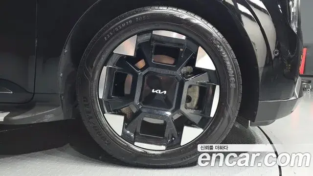 Kia Carnival 2024 — ფოტო 4/35