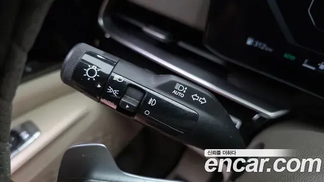 Kia Carnival 2024 — ფოტო 26/35