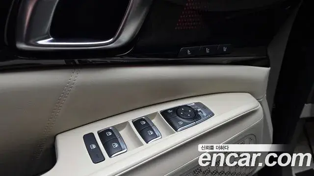 Kia Carnival 2024 — ფოტო 27/35
