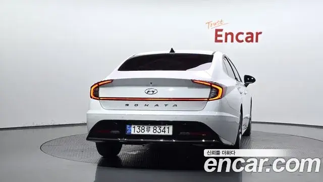 Hyundai Sonata Hybrid 2022 — ფოტო 19/30