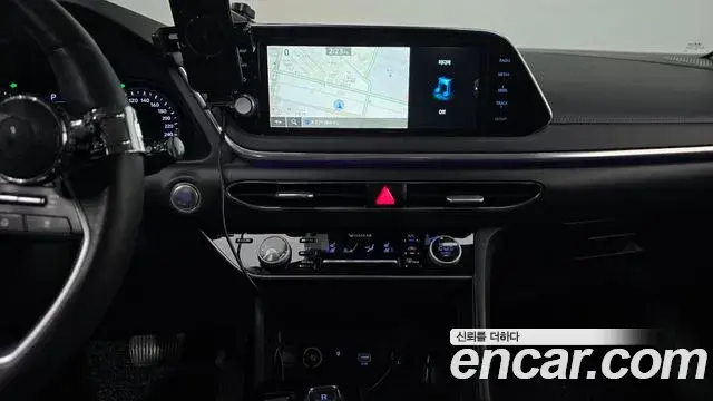 Hyundai Sonata Hybrid 2022 — ფოტო 17/30