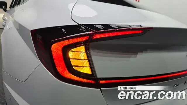 Hyundai Sonata Hybrid 2022 — ფოტო 26/30