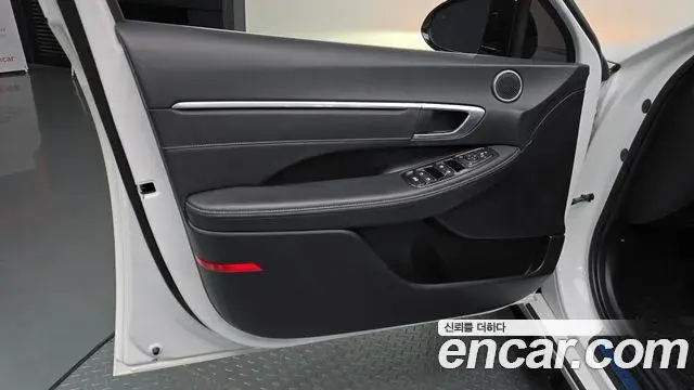 Hyundai Sonata Hybrid 2022 — ფოტო 30/30