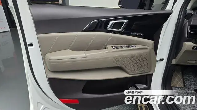 Kia Carnival 2025 — Şəkil 26/32