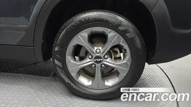 Kia Seltos 2023 — Photo 25/30