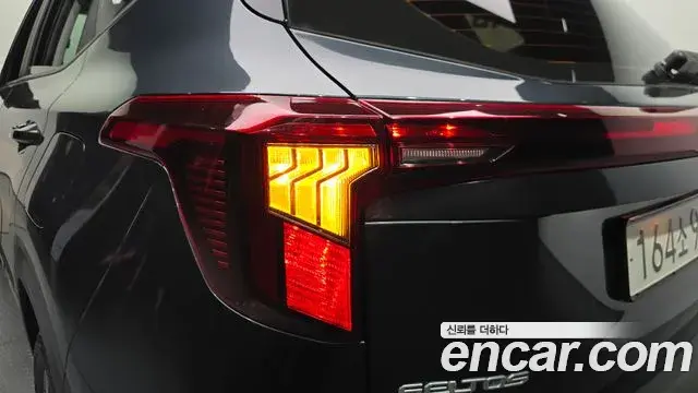 Kia Seltos 2023 — Photo 9/30