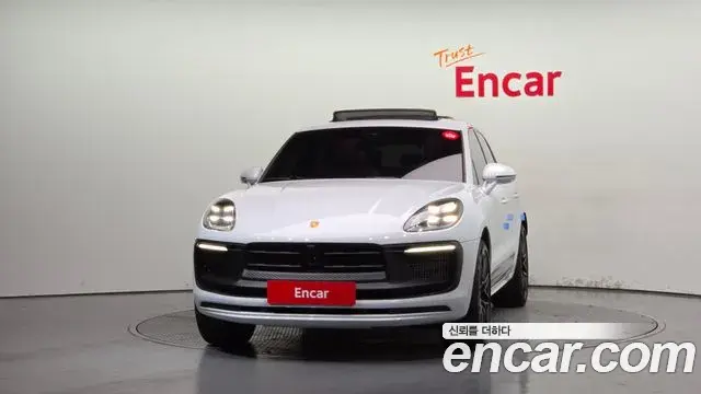 Porsche Macan 2022 — Şəkil 15/30