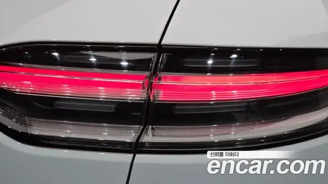 Porsche Macan 2022 — Şəkil 27/30