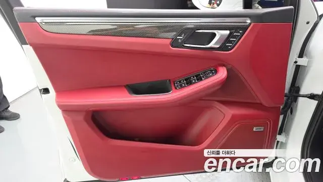 Porsche Macan 2022 — Şəkil 10/30