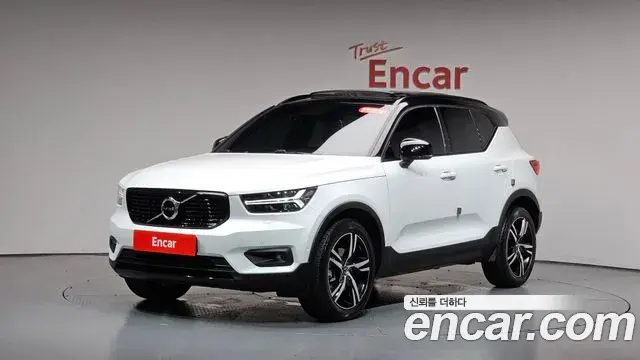 Volvo XC40 2018 — Фото 10/20