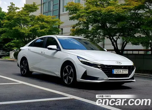 Hyundai The New Avante Hybrid 2023 — Photo 17/20
