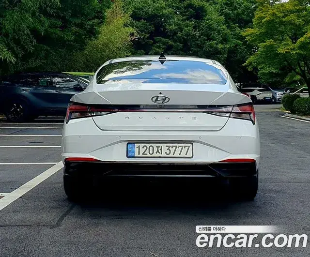 Hyundai The New Avante Hybrid 2023 — Photo 15/20