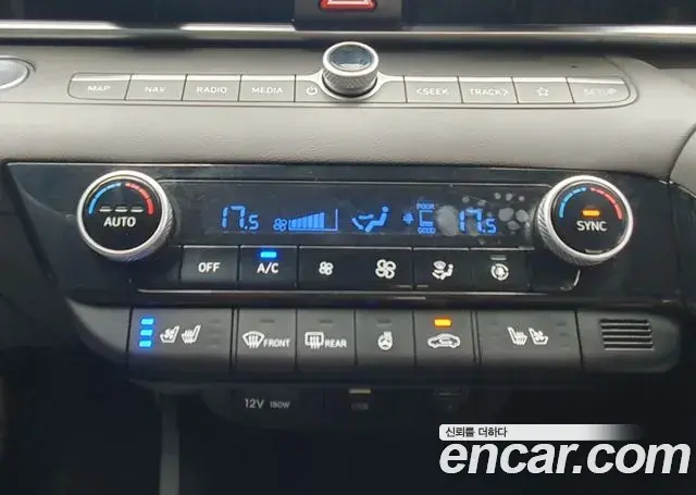 Hyundai The New Avante Hybrid 2023 — Photo 12/20