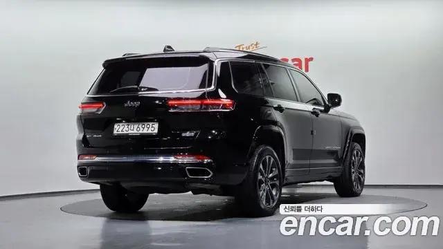 Jeep Grand Cherokee 2021 — ფოტო 7/38