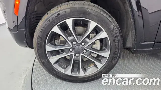 Jeep Grand Cherokee 2021 — ფოტო 5/38