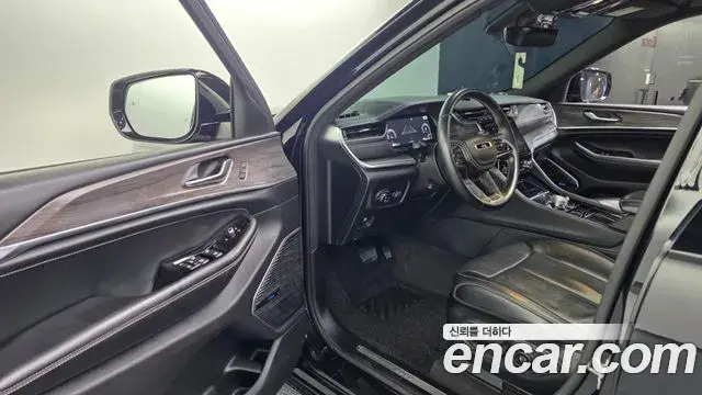 Jeep Grand Cherokee 2021 — ფოტო 38/38