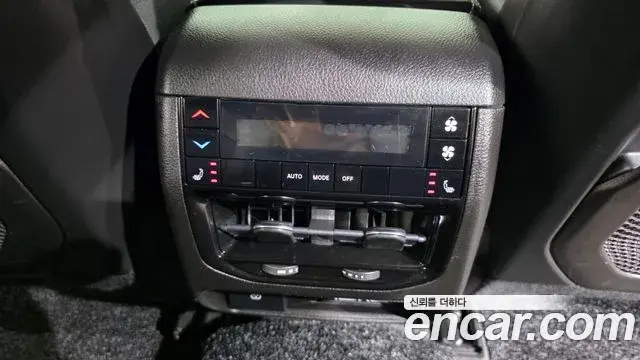 Jeep Grand Cherokee 2021 — ფოტო 35/38