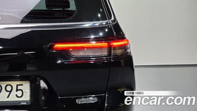 Jeep Grand Cherokee 2021 — ფოტო 27/38
