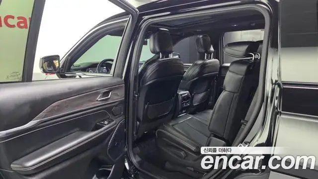 Jeep Grand Cherokee 2021 — ფოტო 37/38