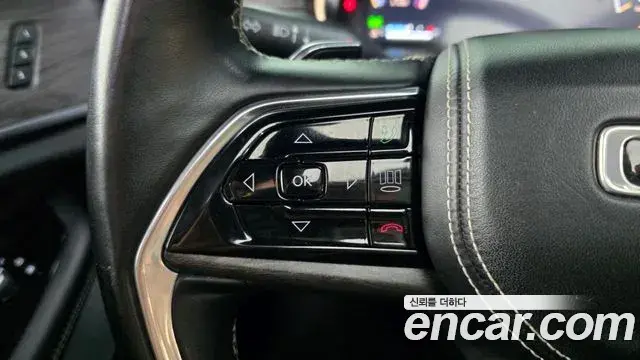 Jeep Grand Cherokee 2021 — ფოტო 16/38