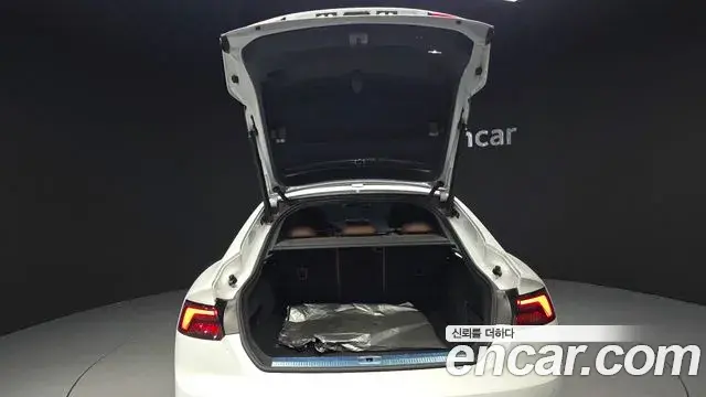 Audi A5 2019 — ფოტო 16/38