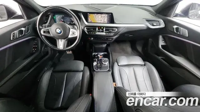 BMW 1 Series 2022 — Photo 14/20