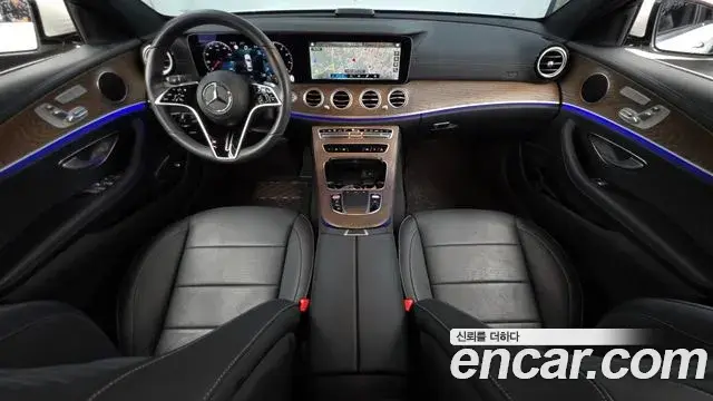 Mercedes-Benz E-Class 2023 — ფოტო 10/20