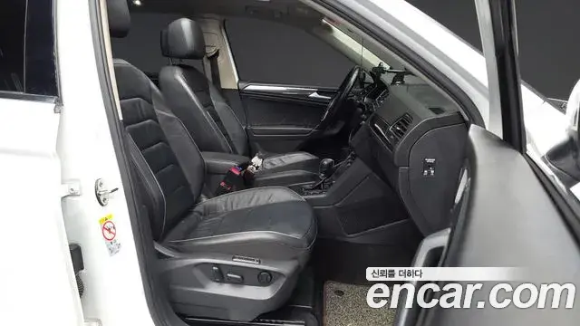 Volkswagen Tiguan Allspace 2018 — ფოტო 15/20