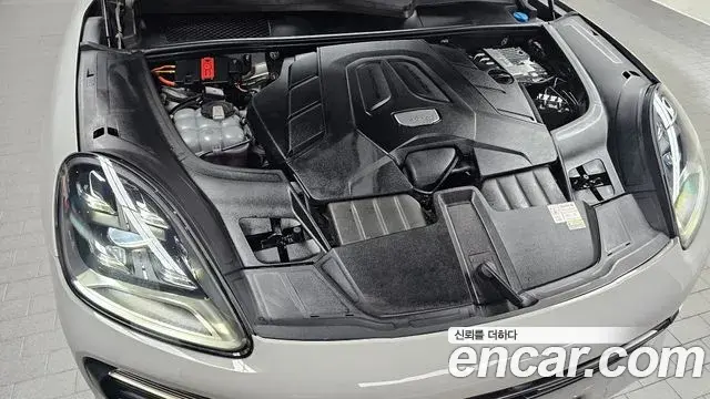 Porsche Cayenne 2023 — ფოტო 6/20