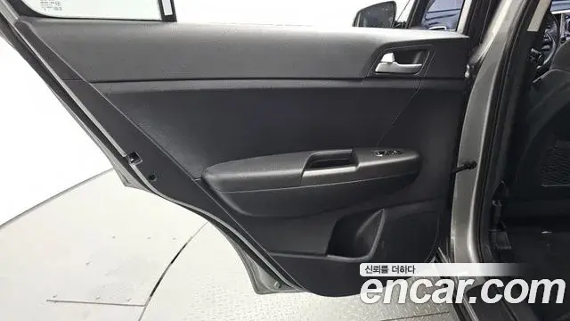 Kia Sportage The Bold 2019 — ფოტო 11/32