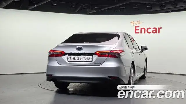 Toyota Camry 2022 — Şəkil 6/20
