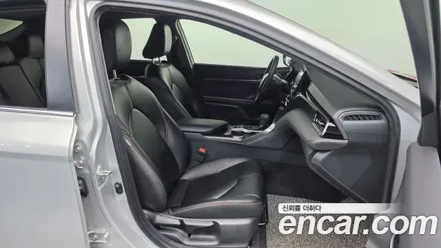 Toyota Camry 2022 — Şəkil 2/20