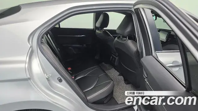 Toyota Camry 2022 — Şəkil 7/20