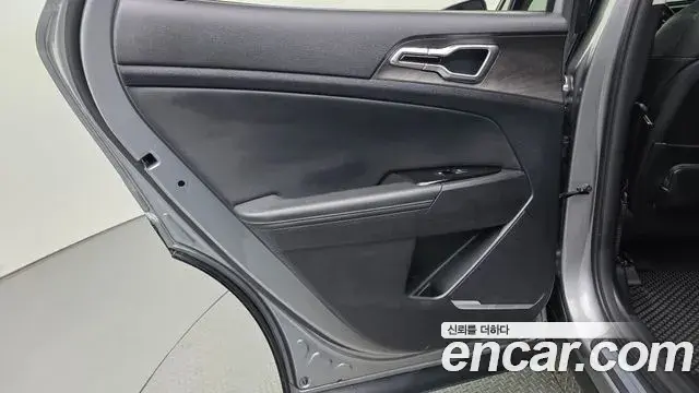 Kia Sportage 2022 — Photo 5/33