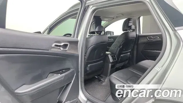 Kia Sportage 2022 — Photo 3/33