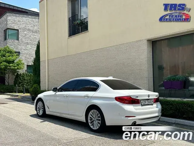 BMW 5 Series 2018 — Şəkil 3/10