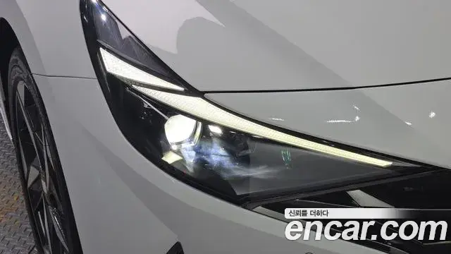 Hyundai The New Avante Hybrid 2023 — Photo 24/31