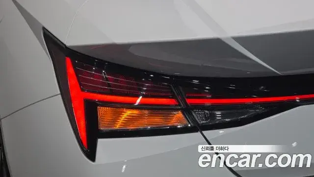 Hyundai The New Avante Hybrid 2023 — Photo 26/31