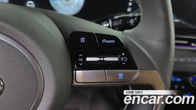 Hyundai The New Avante Hybrid 2023 — Photo 17/31
