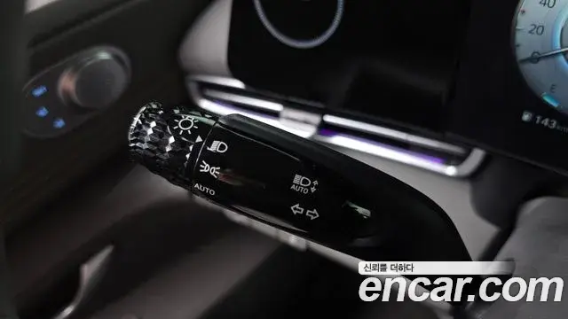 Hyundai The New Avante Hybrid 2023 — Photo 10/31