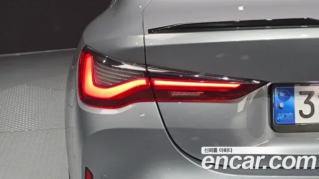 BMW M4 2023 — Şəkil 30/33