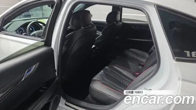 Genesis G80 2022 — Şəkil 18/20