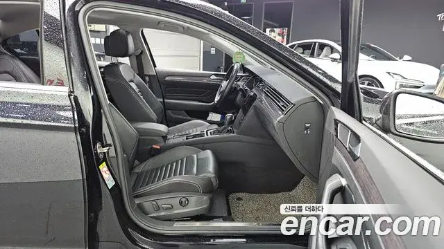 Volkswagen Passat GT 2021 — Фото 11/20