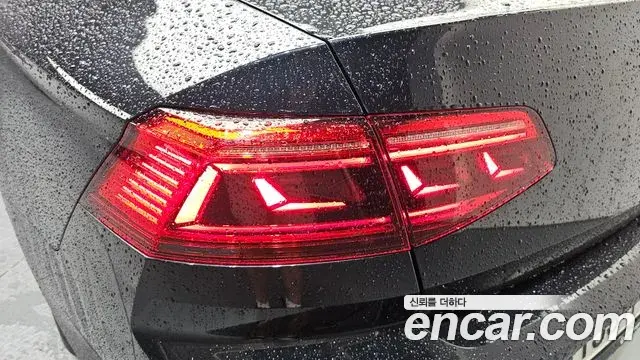 Volkswagen Passat GT 2021 — ფოტო 4/31