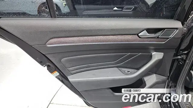 Volkswagen Passat GT 2021 — ფოტო 15/31