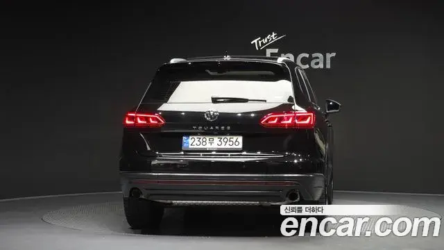Volkswagen Touareg 2023 — Şəkil 13/30