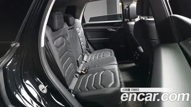 Volkswagen Touareg 2023 — Şəkil 12/30