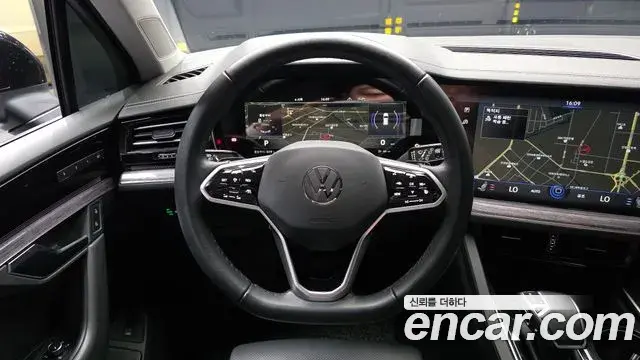 Volkswagen Touareg 2023 — Şəkil 17/30