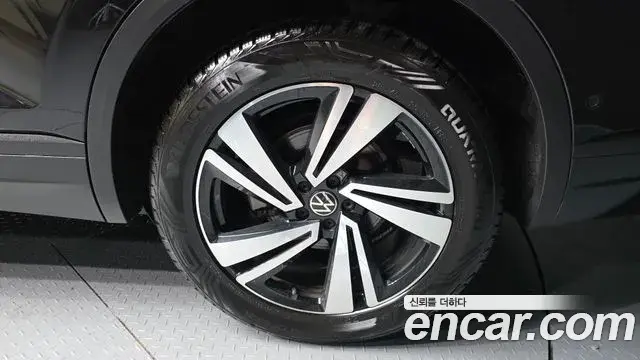 Volkswagen Touareg 2023 — Şəkil 10/30